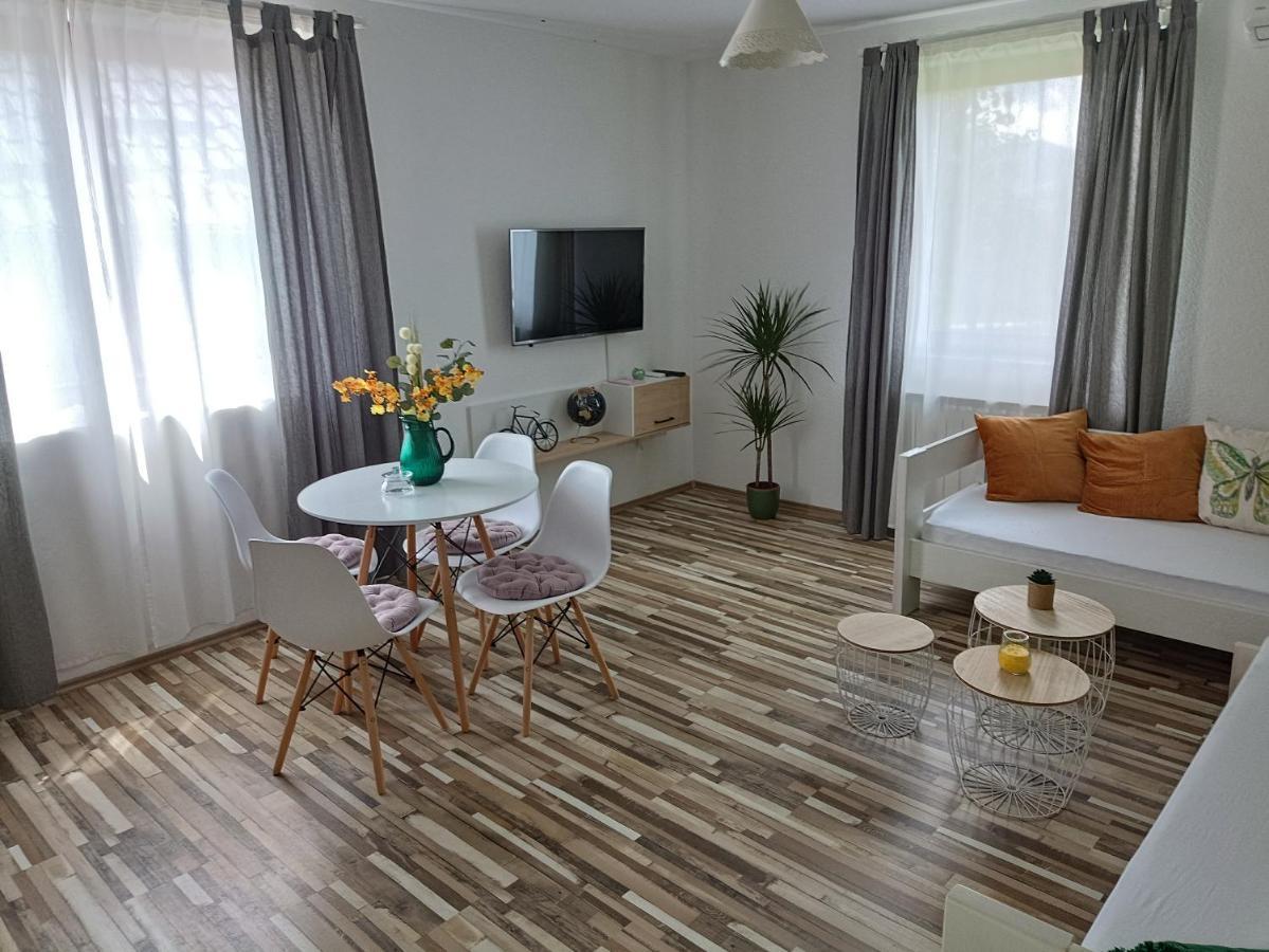Holiday Home Ostrun Раковица Экстерьер фото
